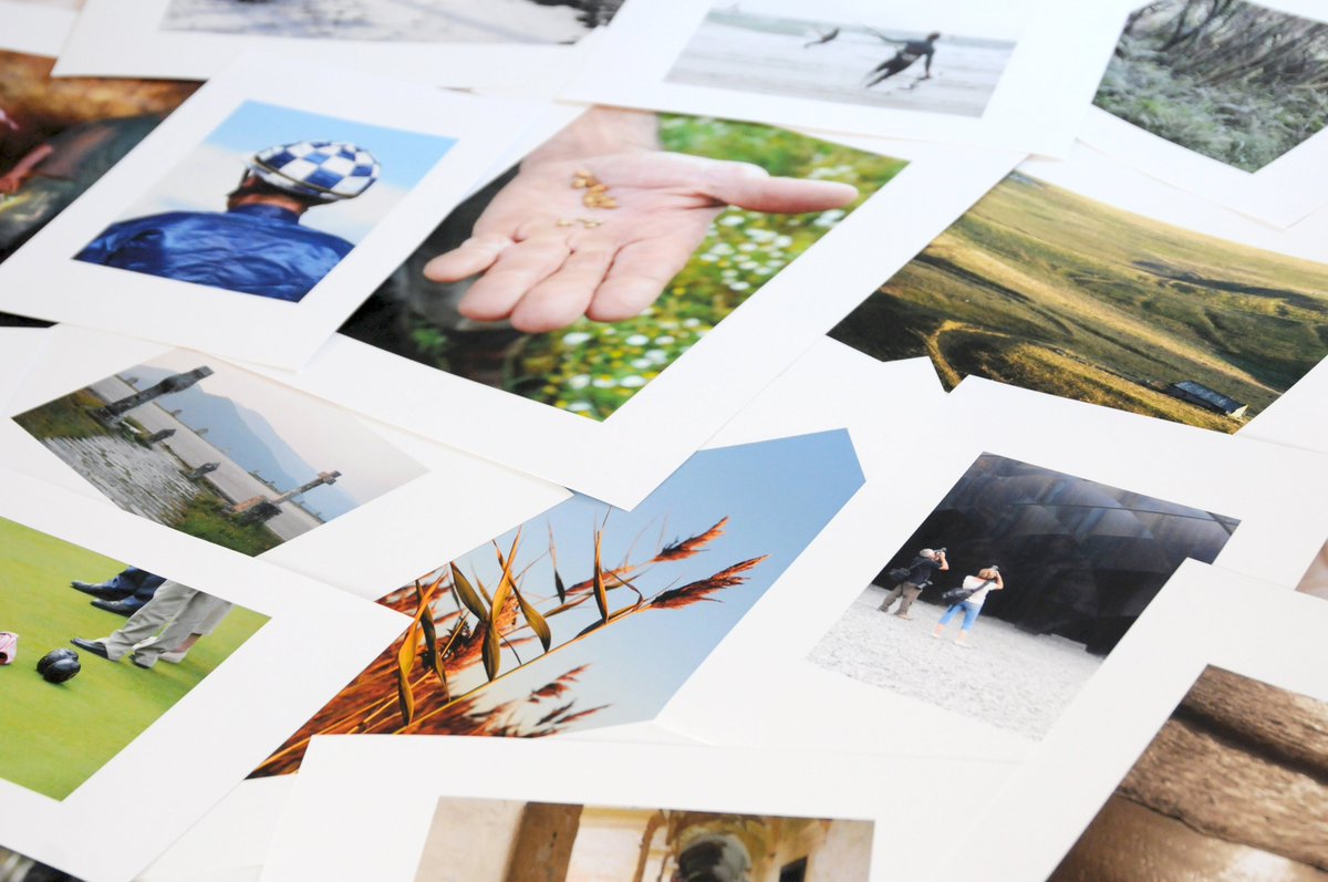 Frederic_Pigot's tweet photo. Un peu de couleurs pour l’espace #AlbertMonier à Condat (Cantal) qui me fait l’honneur d’accueillir quelques-une de mes images. Tirages d’#art sur papier Hahnemuhle. #Exposition jusqu’au 26 août. 
#expo #photo #reportage #photographie @AuvergneMarque https://t.co/z7URmQDmOd