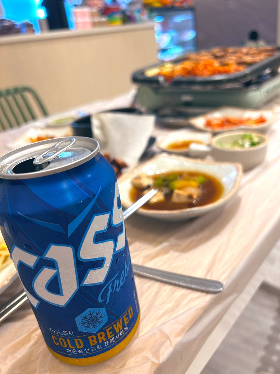 ru13231's tweet photo. チムジルバンで出会った日本語流暢バリキャリオンニ2人組と仲良くなって食堂で飲んだ

セブチきっかけで一人旅来るようになったって言ったらブ・スングァン！！バラエティでよく見る！鼻が浮腫んでる！いつもダイエット！って言ってて草 https://t.co/rxrWyxsUe6