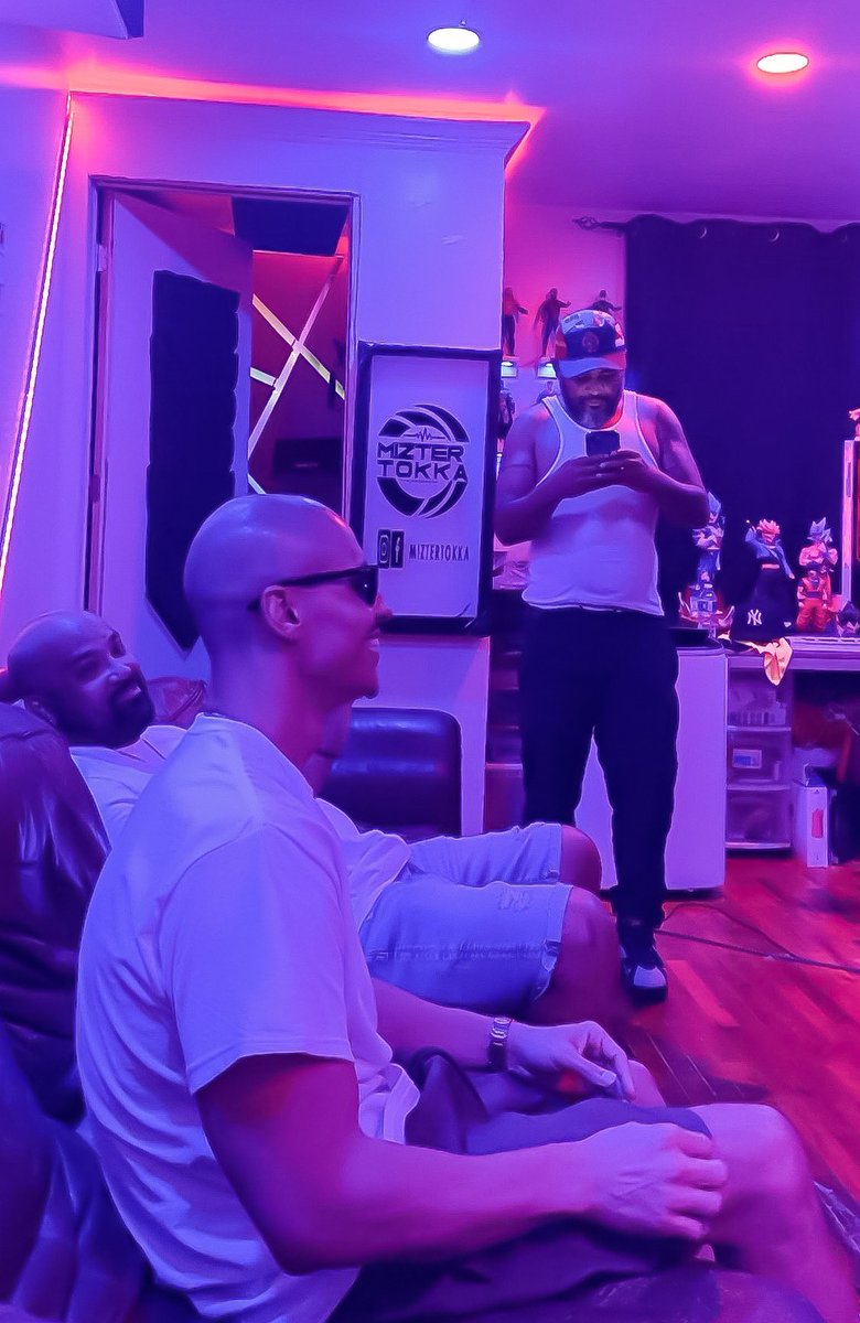 Bleaze__'s tweet photo. Who had jokes? https://t.co/cvG6wLnBSo