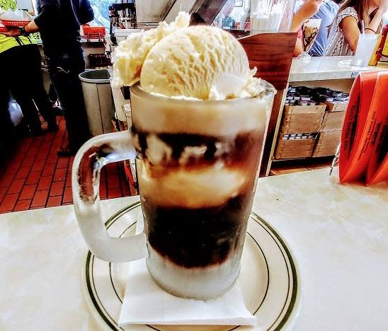 Visit Indiana (@visitindiana) on Twitter photo This place is an Indiana classic! Have you ever been?
Burgers, Breakfast & Root Beer at Indiana's First Drive-In Restaurant 🍔
𝐑𝐄𝐀𝐃 𝐌𝐎𝐑𝐄: bit.ly/3OJly1e
#VisitIndiana #INIndiana <a href="/HomeOfPurdue/">VisitHomeOfPurdue</a> This place is an Indiana classic! Have you ever been?
Burgers, Breakfast & Root Beer at Indiana's First Drive-In Restaurant 🍔
𝐑𝐄𝐀𝐃 𝐌𝐎𝐑𝐄: bit.ly/3OJly1e
#VisitIndiana #INIndiana <a href="/HomeOfPurdue/">VisitHomeOfPurdue</a>