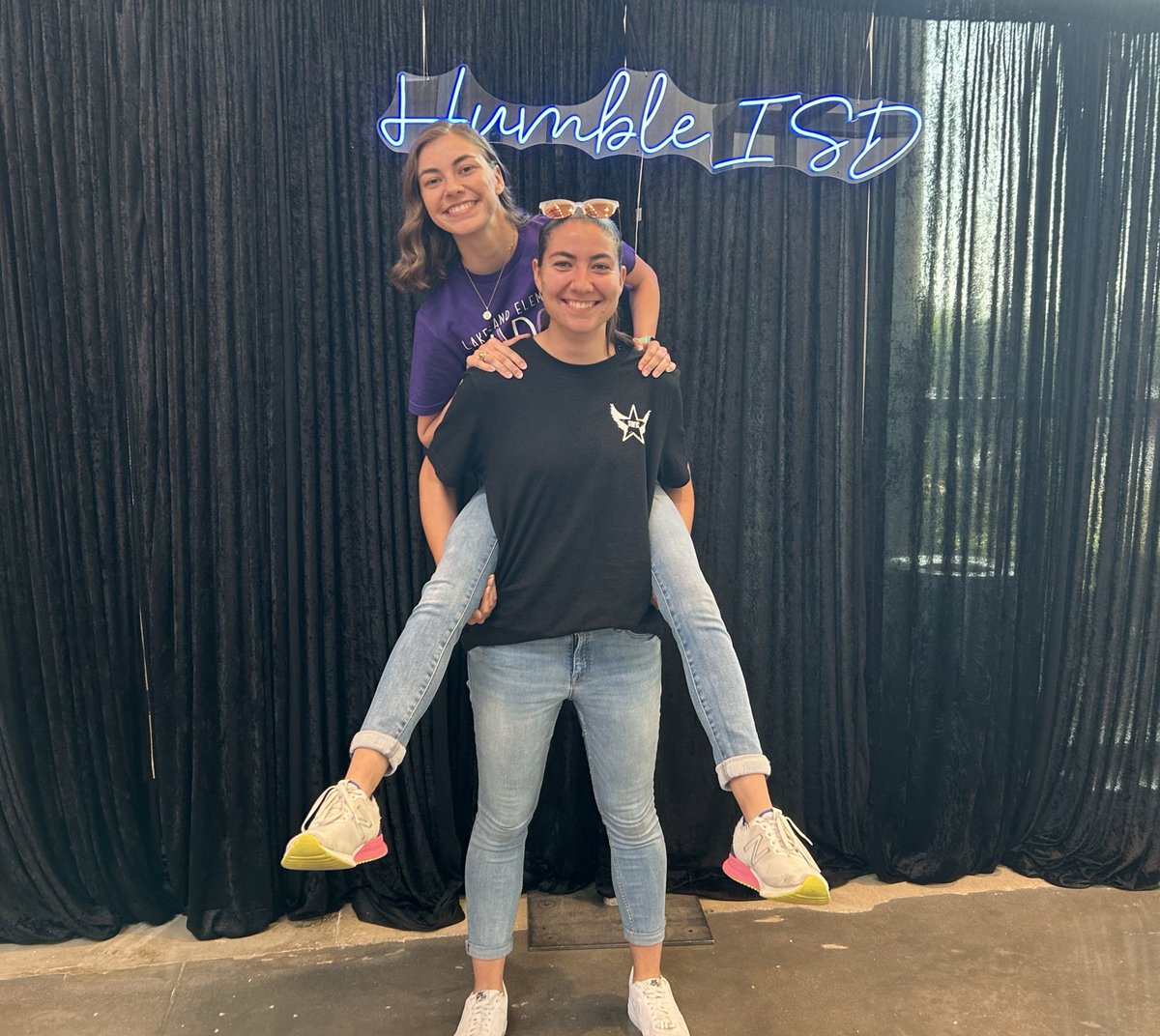 ashirey5's tweet photo. Shirey sisters ready for the 23-24 school year!๐๐ @HumbleISD #SWExcellence #WildcatProud https://t.co/3P6X9upsDr