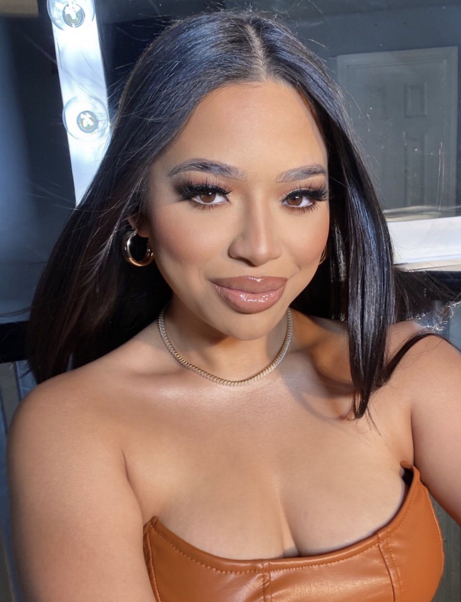 _jeeeeennny's tweet photo. Been that girl just not yours 💋 https://t.co/nEHXajV4gN