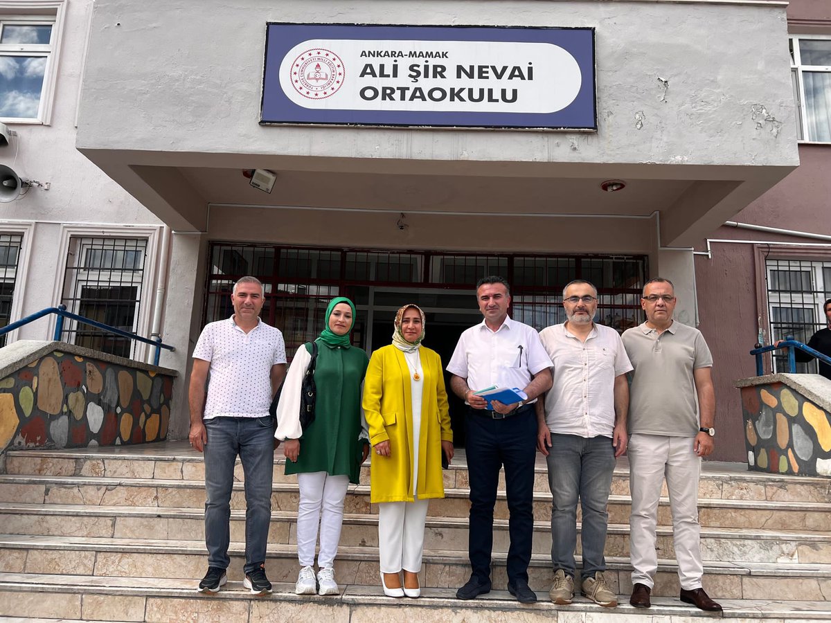 İlçemiz okullarında davam eden DYK Ziyaretleri…

📍Ali Şir Nevai Ortaokulu

📌İlçe Millî Eğitim Müdürümüz Sn.Elif Özbek ve Şube Müdürümüz Sn.Fatih Küçüker Destekleme ve Yetiştirme Yaz Kurslarımızı ziyaret ederek öğrencilerimizle bir araya geldiler.

#eğitimdeparlayanyıldızmamak