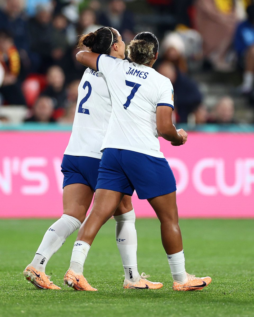 Lucy Bronze MBE tweet media