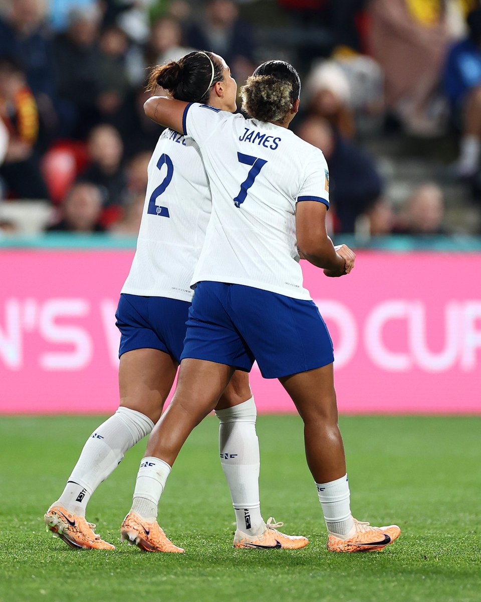 3 wins from 3… knock out rounds await 👊🏼 @Lionesses