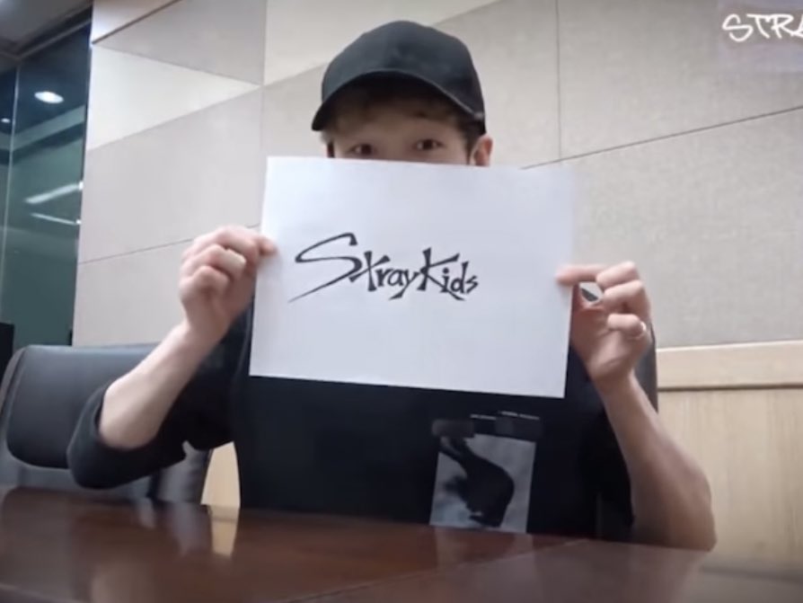 lixforareason's tweet photo. you ignore the fact that Jype wanted an experimental group that could fend for themselves to see how far they could go, the only thing they had from their company was the signature to debut, so shut up, skz are self made and self producer, and now they are the leaders of their gn https://t.co/sk5lUydjxa