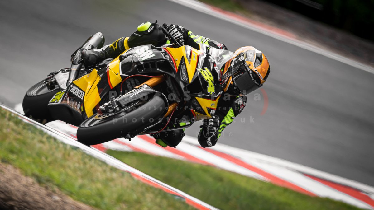 photostrada's tweet photo. Mega to see @LDRRacing out on track at Brands so soon - new bike, new team, and big steps made through the sessions. And that's with a load of crappy weather on Saturday too. Good job bud 💪 https://t.co/I9seJ2pSaY