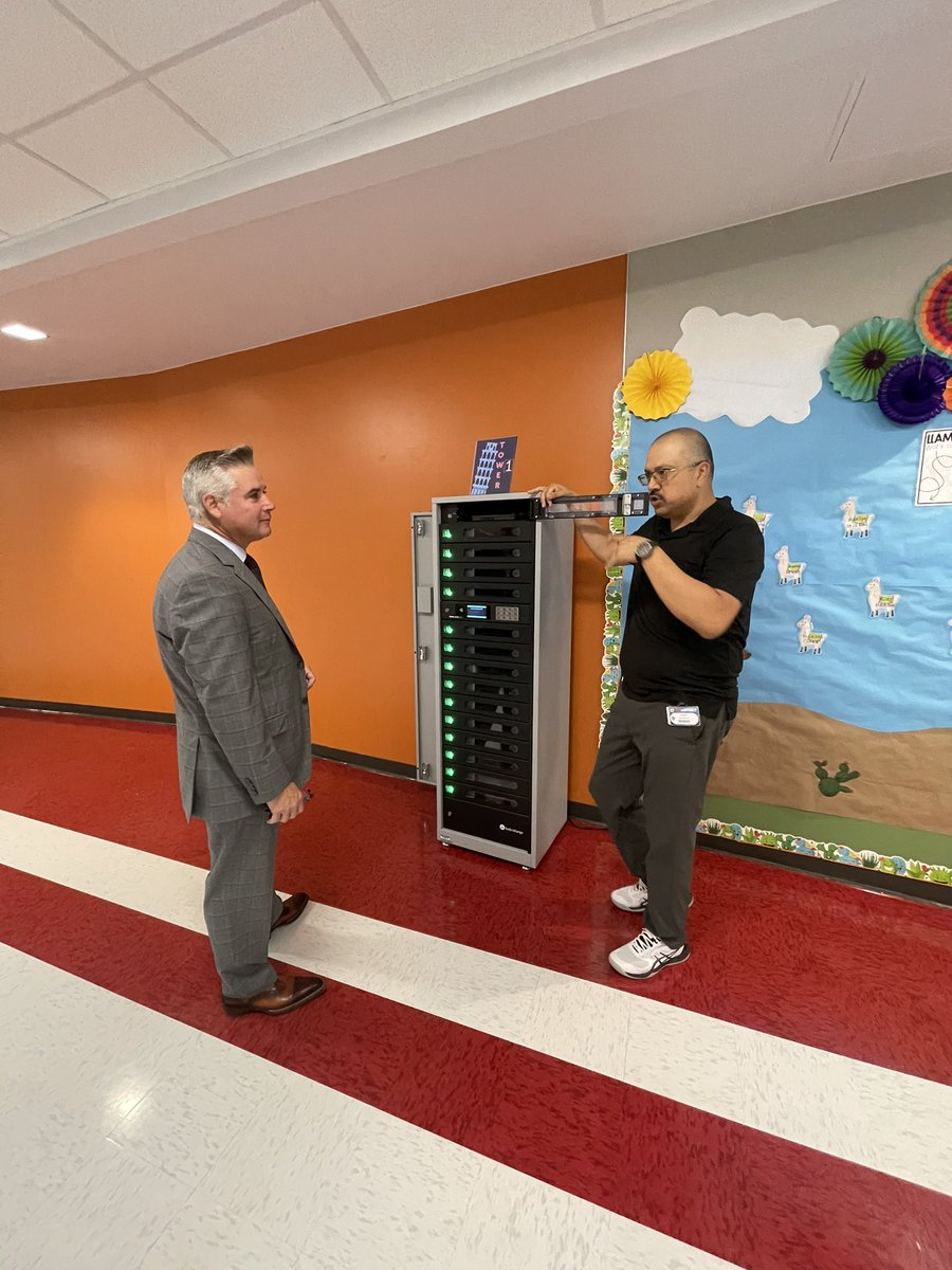 Day two of campus visits to witness exciting and innovative things happening in #THEDISTRICT’s hallways! Computer towers @MissionValleyES provide Chromebooks on the spot for students. Thank you, Mario Rodarte, for showcasing this excellent technology today.
