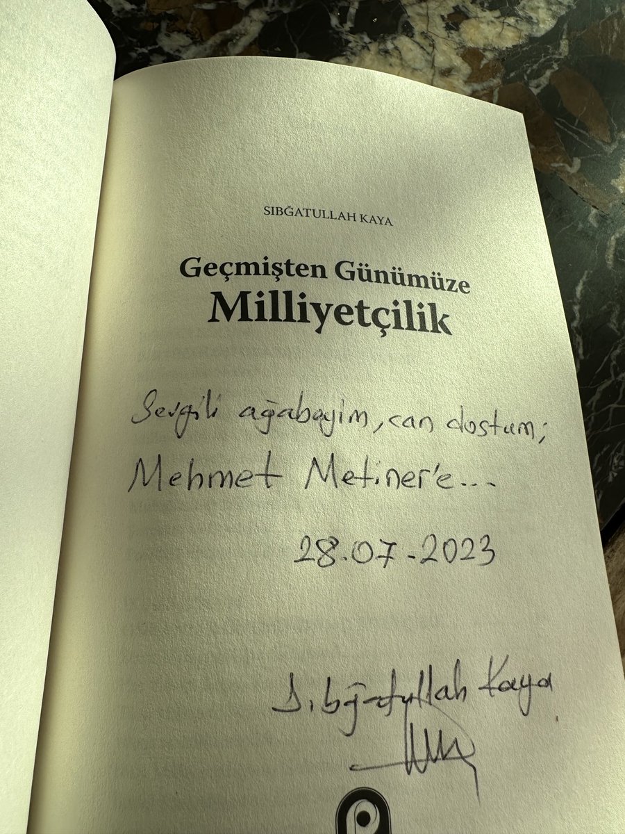 Sevgili kardeşim can dostum Sıbğatullah Kaya’nın imzalayıp gönderdiği yeni eseri, milliyetçilik meselesini İslami akide bağlamında esaslıca yorumluyor. Dini meselelerdeki vukufiyeti ve entelektüel kimliğiyle Kaya, “Kürt meselesi”ne esaslı bir bakış sunuyor.

Okunacak bir kitap.