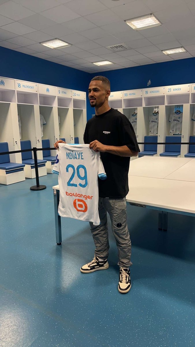 BailaB2s's tweet photo. Retour sur la journée a 1000/h de Illimane 🔥😍🔥 #TeamOM #Sheffield #TeamOm #NdiayeOM #Ndiaye https://t.co/Q26JJUo9ha