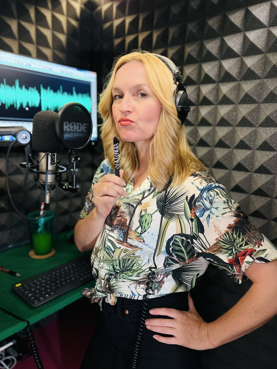 JenTheVoiceover's tweet image. ⚡️BOOM⚡️ My work is done! Productive day today, some fun wee jobs too. 🎙️📻 📺 

Right, I’m off out on my #MTB for some singletrack therapy!! 🌳🚴🌲

#voiceoverlife #voiceover #workfromhome #tv #radio #boothie #womeninvo