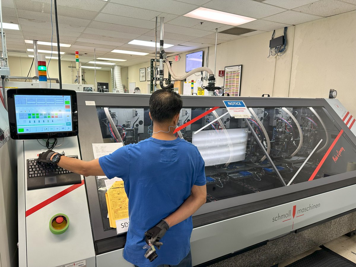 GorillaCircuits's tweet image. Our brand new Schmoll Maschinen GmbH MXY Drill in action! This top-of-the-line German engineered CCD drilling machine is taking our #PCBFabrication to the next level.