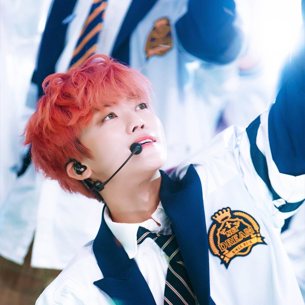 magicspells_co's tweet photo. 𝙢𝙖𝙧𝙠𝙢𝙞𝙣 𝙗𝙞𝙧𝙩𝙝𝙙𝙖𝙮 𝙜𝙞𝙫𝙚𝙖𝙬𝙖𝙮 !🐯🐰

one (1) winner of:
-- broken melodies jersey (member of choice)
-- broken melodies button pin

mechanics:
-- mbf
-- like and rt this twt
-- like and rt pinned
-- comment proofs

ends on august 13, 8:00 pm !! https://t.co/t8oxnwCu39