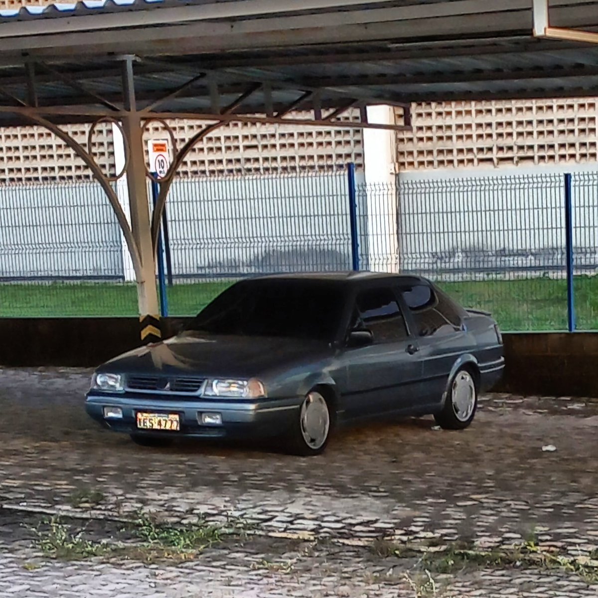 CarrosPodres's tweet photo. #Chevrolet #MercedesBenz #Volkswagen #Chevrolet11000 #MB1113 #santana #Iguatu #ceara #Brasil https://t.co/mq6ekcFPdP