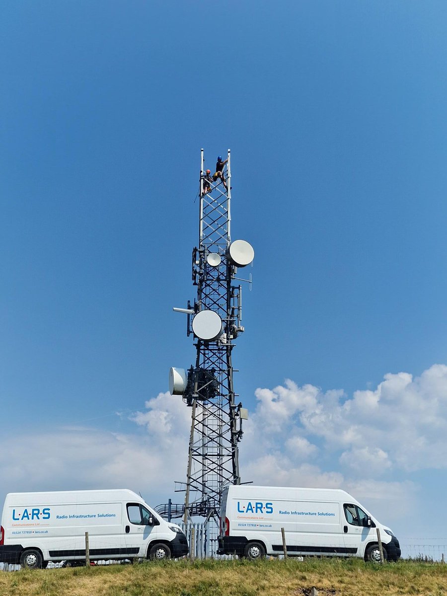 LarsComms's tweet photo. Our June photo of the month winner - tower rigging in South Lakes - taken by John Gibson.

#towertuesday #rigging #steelwork #reachnewheights https://t.co/8gDeDCI0Gc
