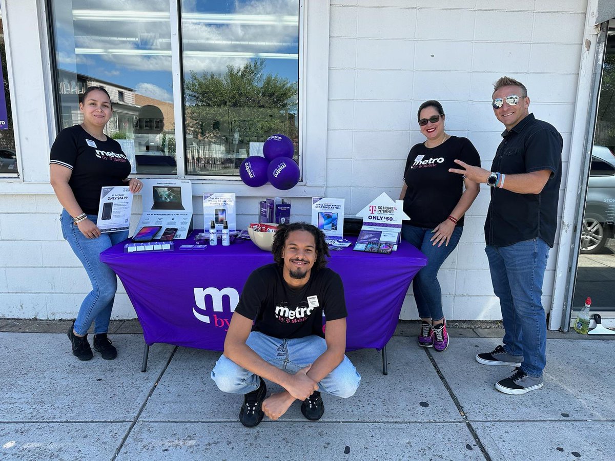 Rockin on Elmwood in Providence!  Go Metro with Sean Williams! <a href="/JohnTarleton3/">John Tarleton</a> <a href="/thayesnet/">Terry Hayes</a>