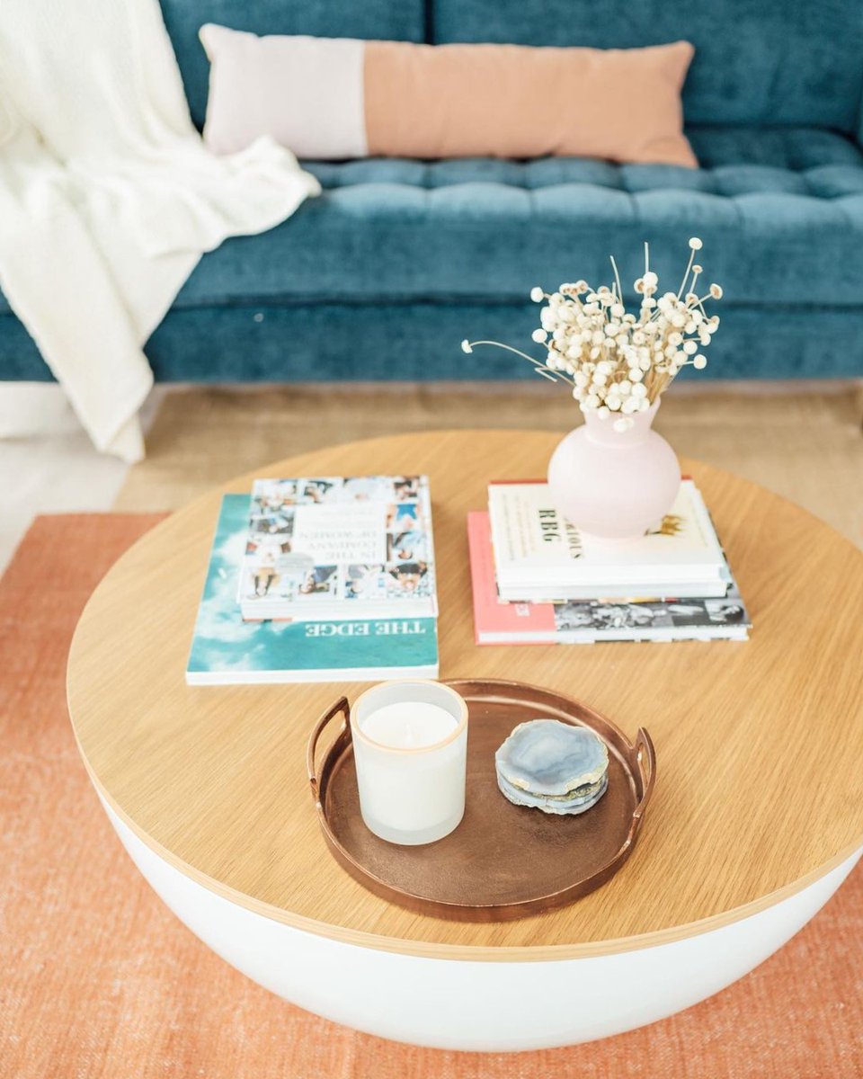 Elevated design meets conversation and good times 🤝
l8r.it/1AE0

rp📸: @hemaapersad

·

#rentfurniture #interiordesign #livingroom #getinspired