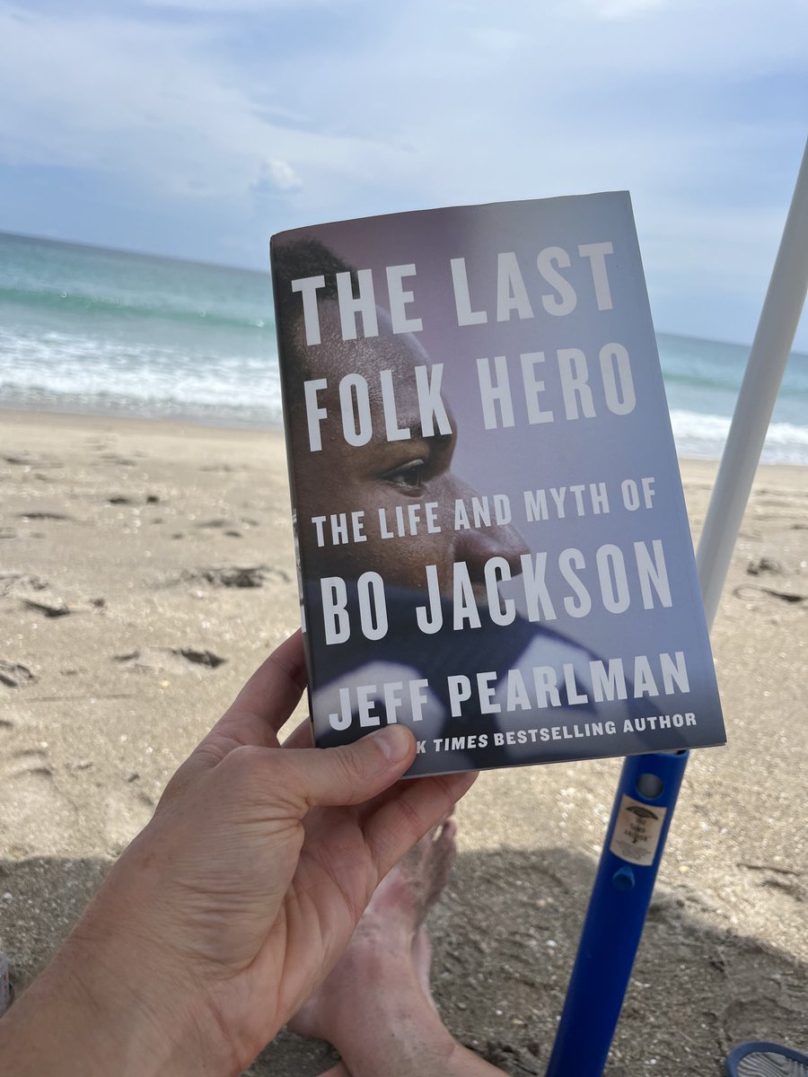 My beach read today-amazing so far ⁦⁦<a href="/jeffpearlman/">Jeff Pearlman</a>⁩!