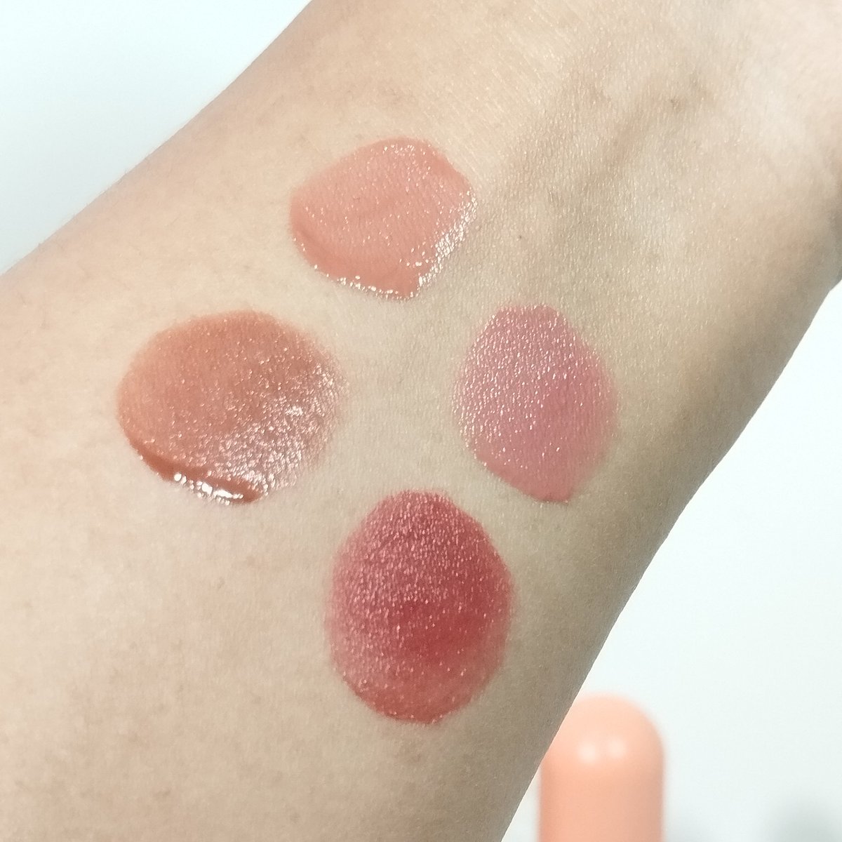 DelfiaDesti's tweet photo. Velvet lip tint lokal punya, ternyata sebagus ituuuu sampe hampir punya all shadesnya 🥺

#racuninmakeup https://t.co/q3YcKjD4GM
