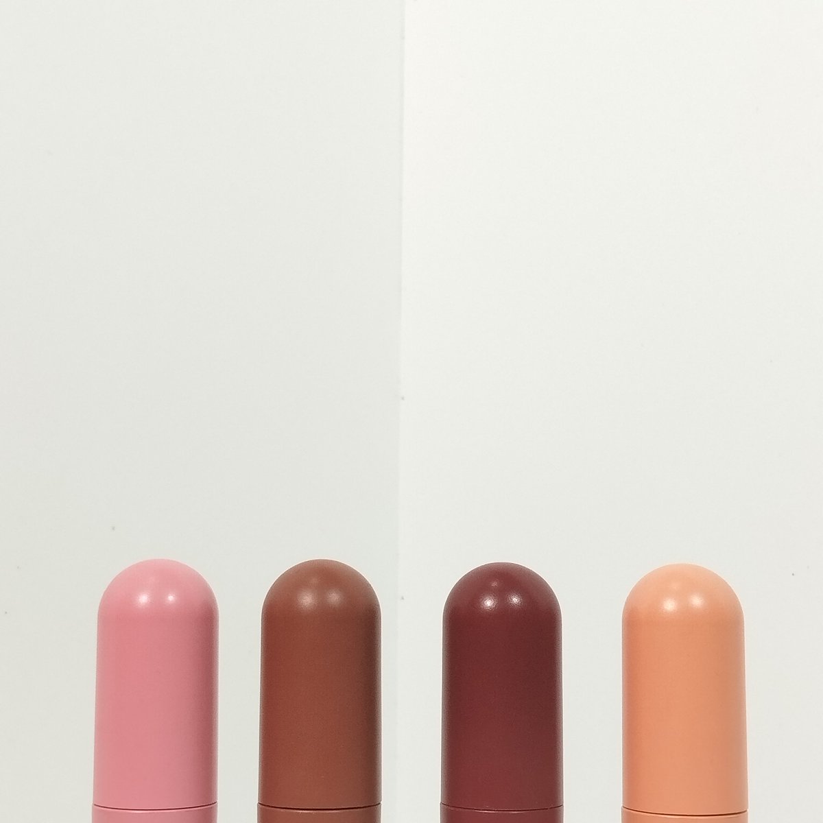 DelfiaDesti's tweet photo. Velvet lip tint lokal punya, ternyata sebagus ituuuu sampe hampir punya all shadesnya 🥺

#racuninmakeup https://t.co/q3YcKjD4GM