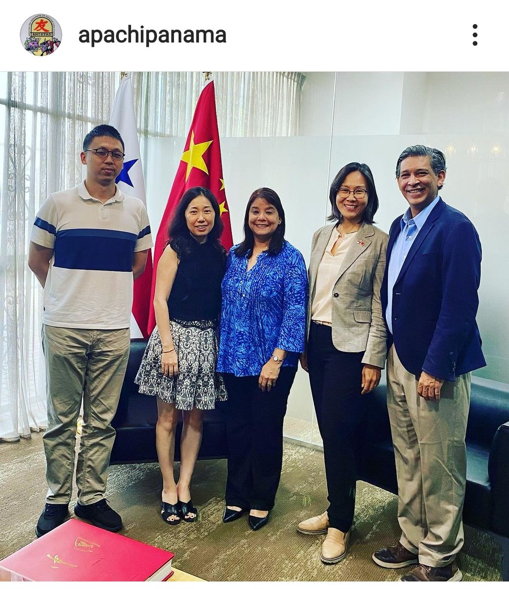 ApachiPanama's tweet photo. Siempre agradecidos por nuestros encuentros y reuniones de actualización para la organización de futuras actividades que reafirman nuestros lazos de amistad entre Panamá 🇵🇦 y China 🇨🇳 
Gracias Xi y Julián por sus atenciones en la @EmbChinaPa
#apachienacción #frienshipmeetings https://t.co/cWI2XGHRzD