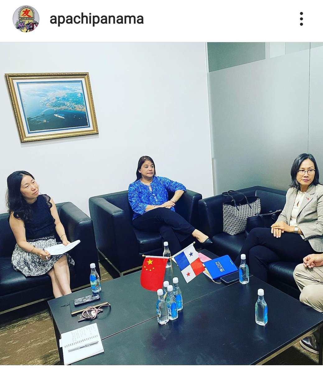 ApachiPanama's tweet photo. Siempre agradecidos por nuestros encuentros y reuniones de actualización para la organización de futuras actividades que reafirman nuestros lazos de amistad entre Panamá 🇵🇦 y China 🇨🇳 
Gracias Xi y Julián por sus atenciones en la @EmbChinaPa
#apachienacción #frienshipmeetings https://t.co/cWI2XGHRzD