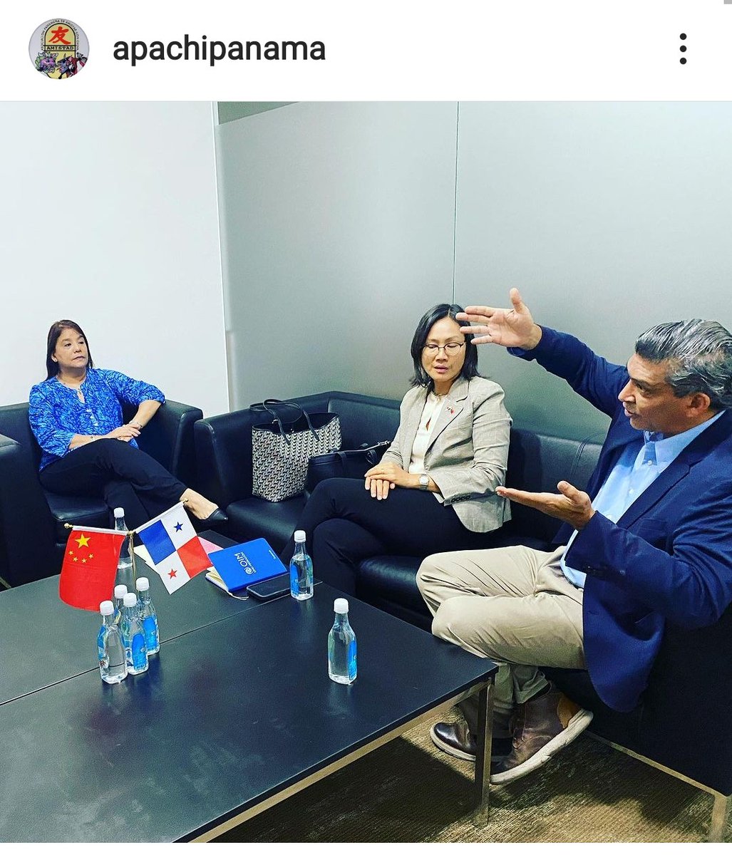 ApachiPanama's tweet photo. Siempre agradecidos por nuestros encuentros y reuniones de actualización para la organización de futuras actividades que reafirman nuestros lazos de amistad entre Panamá 🇵🇦 y China 🇨🇳 
Gracias Xi y Julián por sus atenciones en la @EmbChinaPa
#apachienacción #frienshipmeetings https://t.co/cWI2XGHRzD