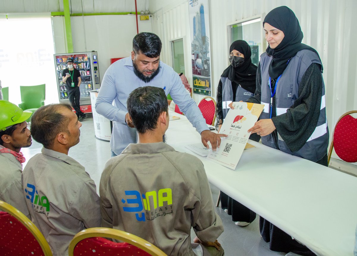 moh_eastern's tweet photo. استكمال الجولات الميدانية لـ #صحة_الشرقية لحملة #نبادر_معًا للتوعية بالتهاب الكبد الفيروسي، بالتعاون مع #أمانة_الشرقية و #توعية_الجاليات ومشاركة فرق #التطوع_الصحي. https://t.co/mxx1WMn6Bf