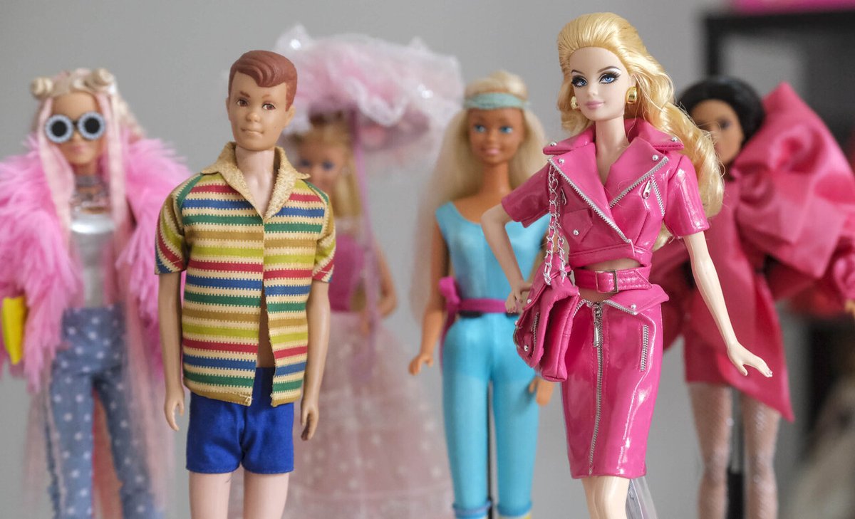 laprovincia_es's tweet photo. La casa de ensueño de Barbie en Las Palmas de Gran Canaria 👱🏻‍♀️

El coleccionista palmense José Luis Montesdeoca tiene más de 1.000 muñecas de la firma norteamericana valorada en más de 50.000 euros 💶🇮🇨

Gretel Morales Lavandero ✍🏻
José Pérez Curbelo 📸 https://t.co/o4RzpOsK0o
