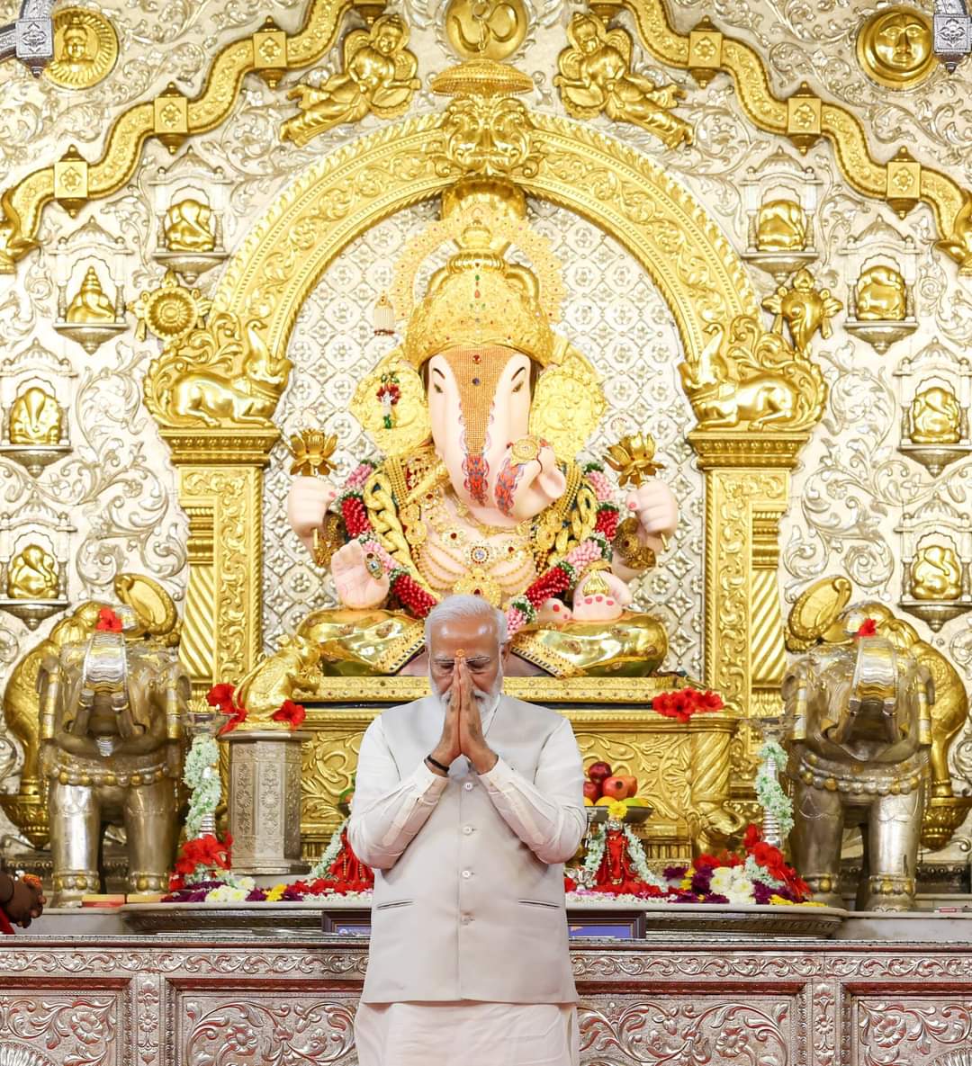 PillaiSrikala's tweet photo. ॐ गं गणपतये नमः 🙏🏻 #ModijiInPune https://t.co/Wp3oFO6omW
