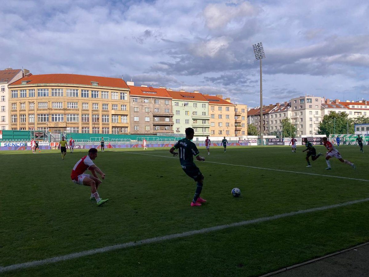 ⏱ 25’ @slaviaMladez 🆚 @palmeiras 0-0

📺 Watch the match live on the ceecup.tv ➡ bit.ly/3qdhPSp

#CEECup #SlaviaPalmeiras #CriasDaAcadamia #AvantiPalestra #FamíliaPalmeiras #SKSU19 #SKS #Slavia