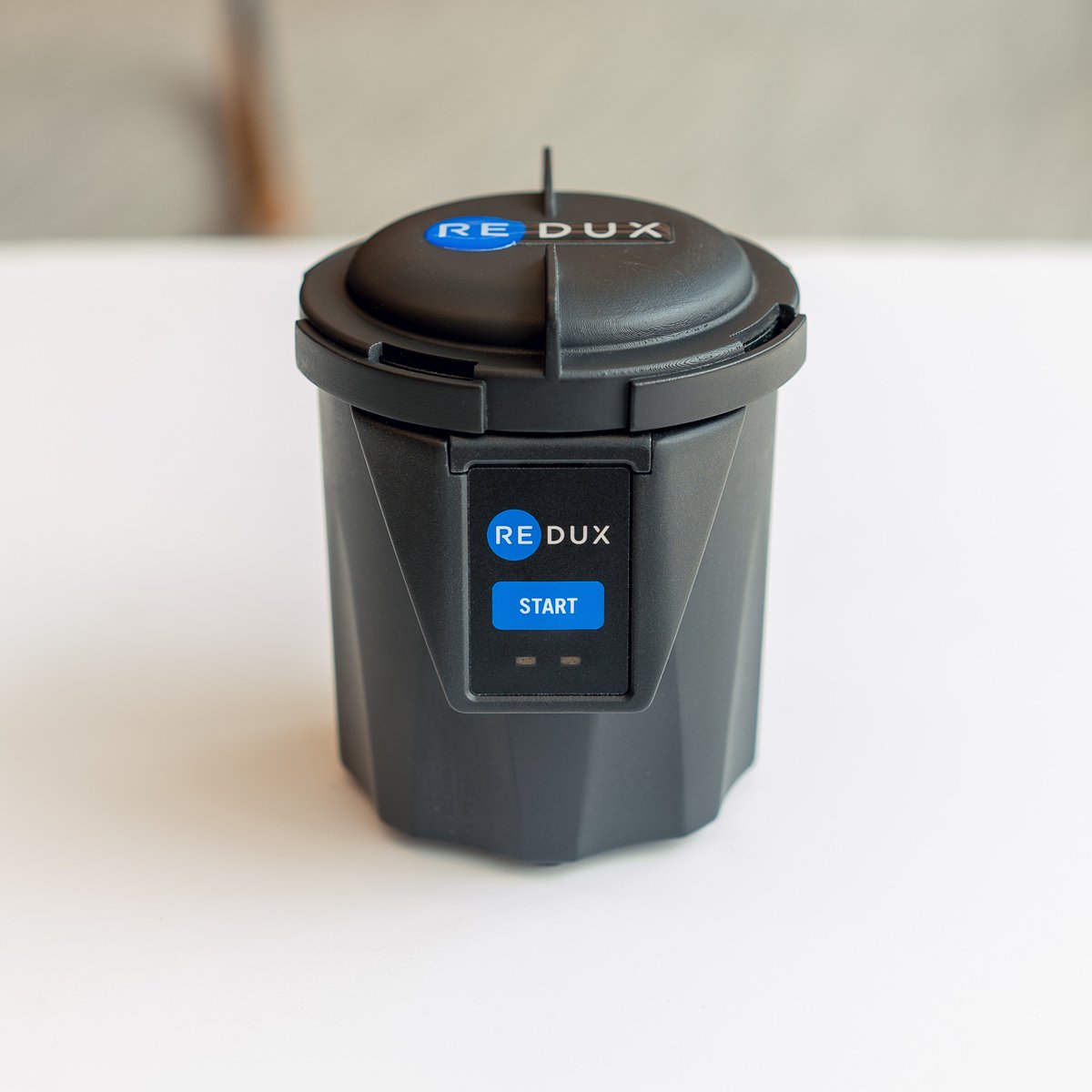 GetRedux's tweet photo. Say hello to a moisture-free future for your hearing aids at home! Introducing Redux Home on our new website, https://t.co/FtxP9DPKu0. Say goodbye to moisture problems. #ReduxHome #Redux #Innovation https://t.co/kpugiFlKRf