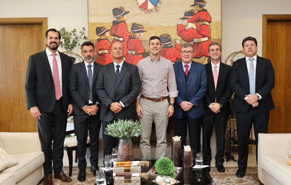 Recibí la visita de Directivos de Raizen/Shell, hablamos de las condiciones que vamos a generar para que con más inversiones y puestos de trabajo Paraguay y su gente salgan adelante.