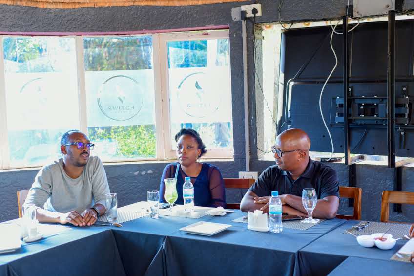 Rw_SwedenAlumni's tweet photo. We wish fair winds to our future Rwandan students in #Sweden.
During a farewell lunch, members of Sweden Alumni Network Rwanda shared their rich alumni experiences with their new classmates.
We bid them farewell & see you soon in #🇷🇼!
#sialumni #swedenalumni #inclusivesocieties https://t.co/A2TnyQalKz