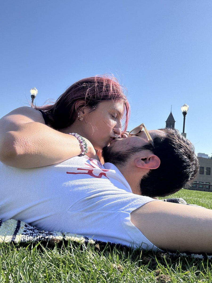 Happy National GF day to someone who holds a special place in my heart , you manage to put a smile on my face after long stressful days and have been there for my lowest , thank you for being you (even though we are a pain in each others ass) Love you Hoy , mañana y siempre