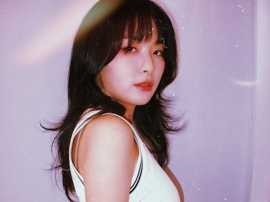 seulgikpics's tweet photo. seulgi on film 🎞 https://t.co/Snk5s9hFpn