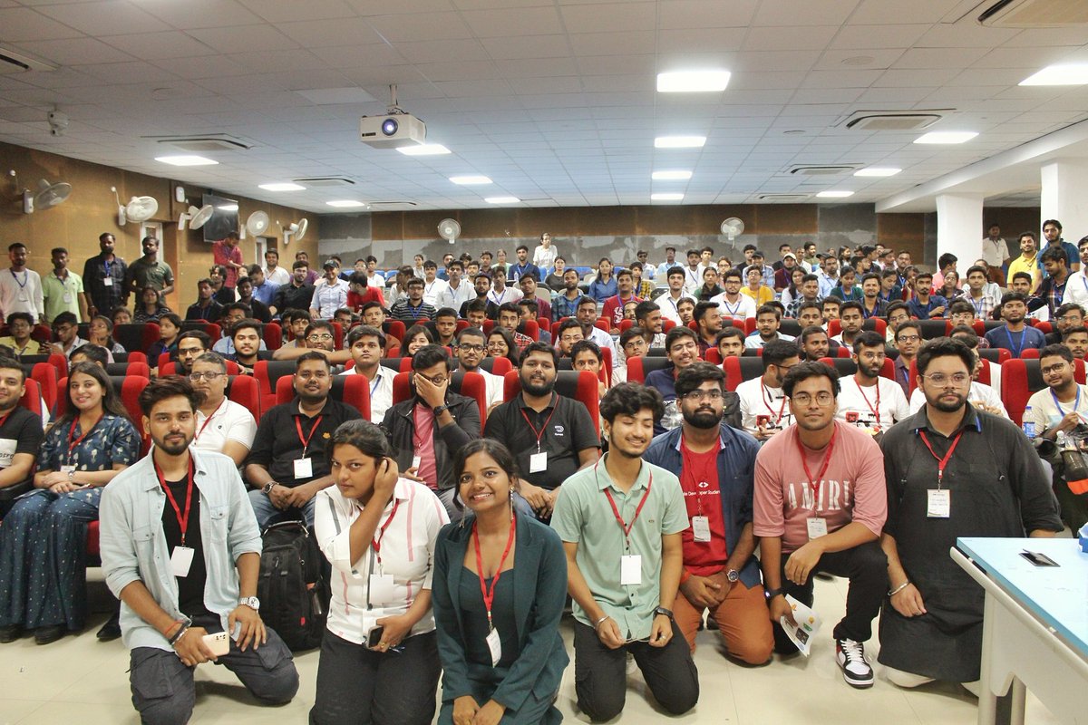 piyushkashyap_'s tweet image. Thrilled to have been a part of the extraordinary #googleioextended event in Patna! It was an inspiring gathering of brilliant minds and innovators, exploring the latest trends in technology and pushing the boundaries of what&apos;s possible.

Truly grateful for the amazing speakers..