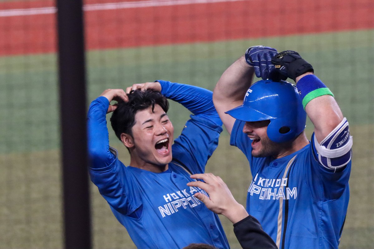 chi_j3's tweet photo. きよみやくんがすごく喜んでいた
#アリエルマルティネス #清宮幸太郎 #lovefighters 
2023.08.01@ZOZOマリンスタジアム https://t.co/duX9EhZ3Qq