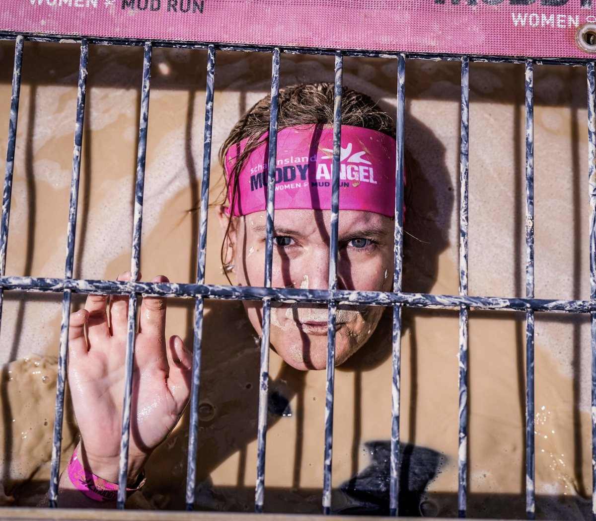 MsTobehonest's tweet photo. Unterm Gitter durchtauchen… Schlammig 🤣
#muddyangelrun https://t.co/kLtUVhxBGp