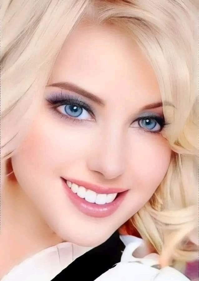 ألقيت عليك السلام في صمت 
كيف حالك يا كل حالي..؟؟؟؟؟
السلام عليك…
يامن بحالي لا تبالي !!!
كيف أصبحت ؟؟؟؟
وكيف أمسيت ..وهل يصلك سؤالي؟؟؟؟
اشتقت همسك ……
واشتقت وطنا ……….
كنت اسكنه ليالي….!
ويسالوني..كيف كان؟؟؟
اجيبهم..كان نادرا تماما!!!
يشبه العبارات التي نضع تحتها خطا في