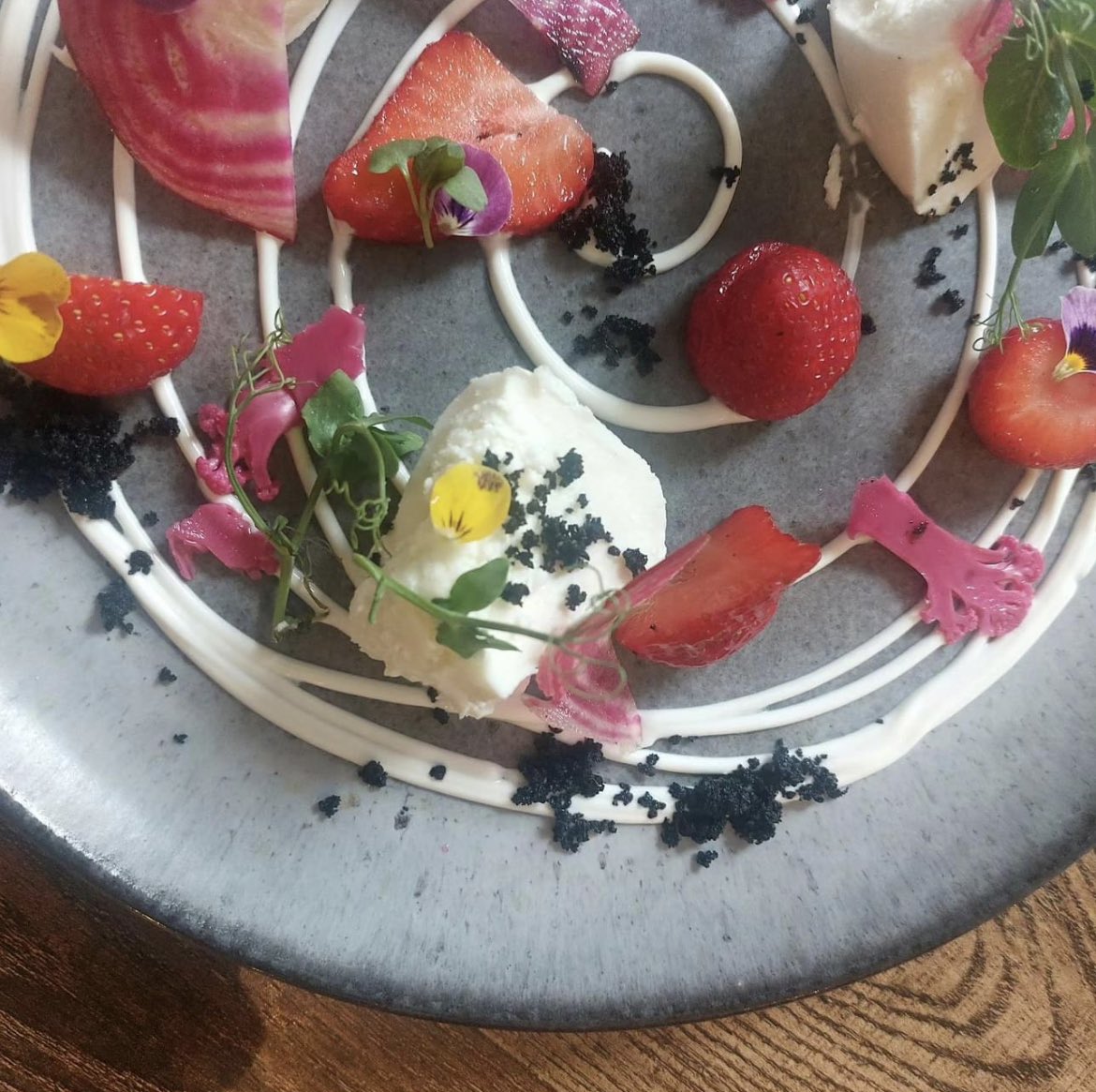 Pigalle Kitchen tweet media