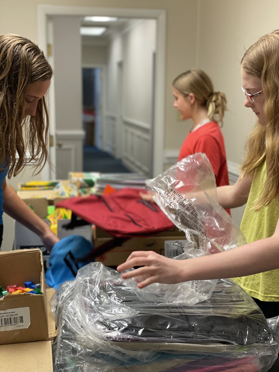 CrayonsMatter's tweet photo. PACKING PARTY for #crayonsmatter and a Guilford County schools delivery — THANK YOU for your help Mary Katharine Thacker!
#nonprofit #sogso #artmatters #schoolsupplies #domoregood #greensboronc #guilfordcounty https://t.co/WKnRgbxBkw