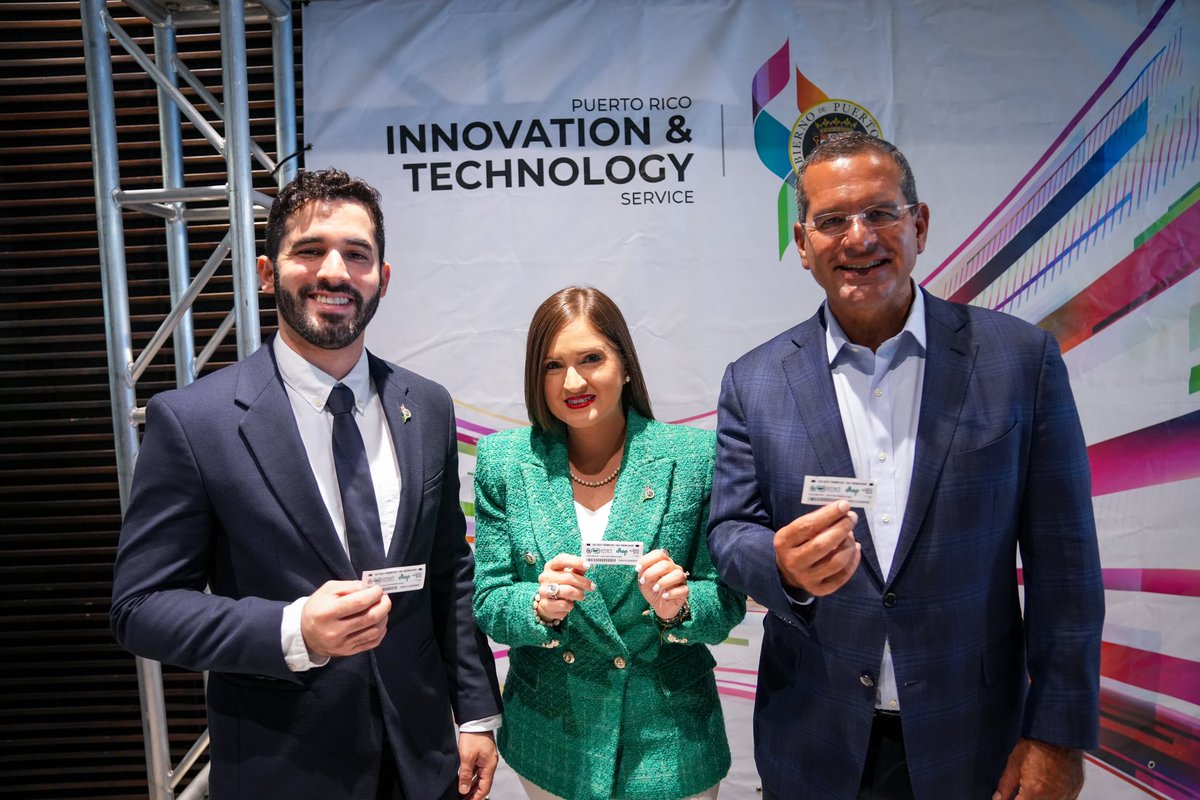 GovPierluisi's tweet photo. ¡Compromiso cumplido! Como anticipé en mi Mensaje de Estado este año, hoy el nuevo Marbete Digital es una realidad y pone fin al sello que se tenía cambiar cada año. Esto le brinda a los conductores la facilidad de renovar el marbete a través de CESCO Digital o mediante los diferentes centros autorizados o puntos de venta, como centros de inspección, bancos, cooperativas y colecturías.

Estamos consolidando en un solo sello los servicios de AutoExpreso y el Marbete Digital. Nuestra meta es seguir adelantando los procesos de digitalización para que cada uno de nuestros ciudadanos y ciudadanas cuenten con servicios de gobierno más ágiles y eficientes. #HaciendoQueLasCosasPasen