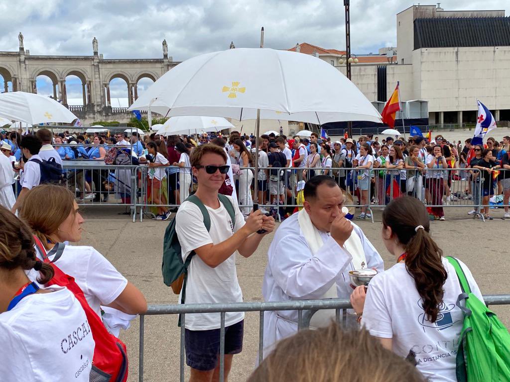 Jesuitas_ZAR's tweet photo. Nuestros chicos y chicas en la JMJ2023.
Orgullosísimos de vuestro compromiso y llenos de esperanza por la experiencia interna de encuentro con Cristo.
#JMJeducsi2023 https://t.co/mzFbPrY4Kx