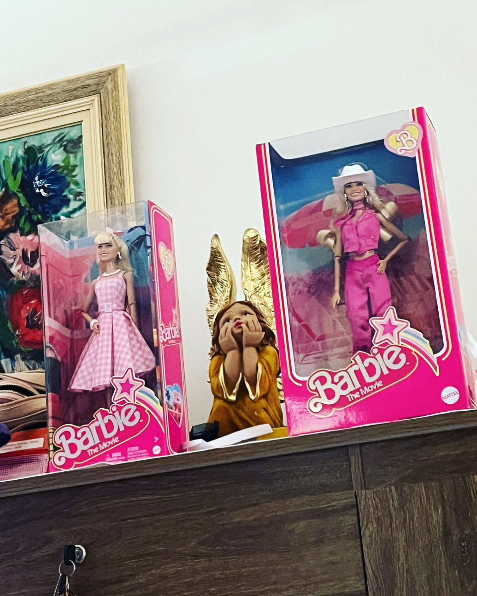 NetoSanRoman's tweet photo. Finalmente elas chegaram 💖👙👛💕💅🏼👑👗 @Mattel @Barbie https://t.co/uZVAH3XCt7