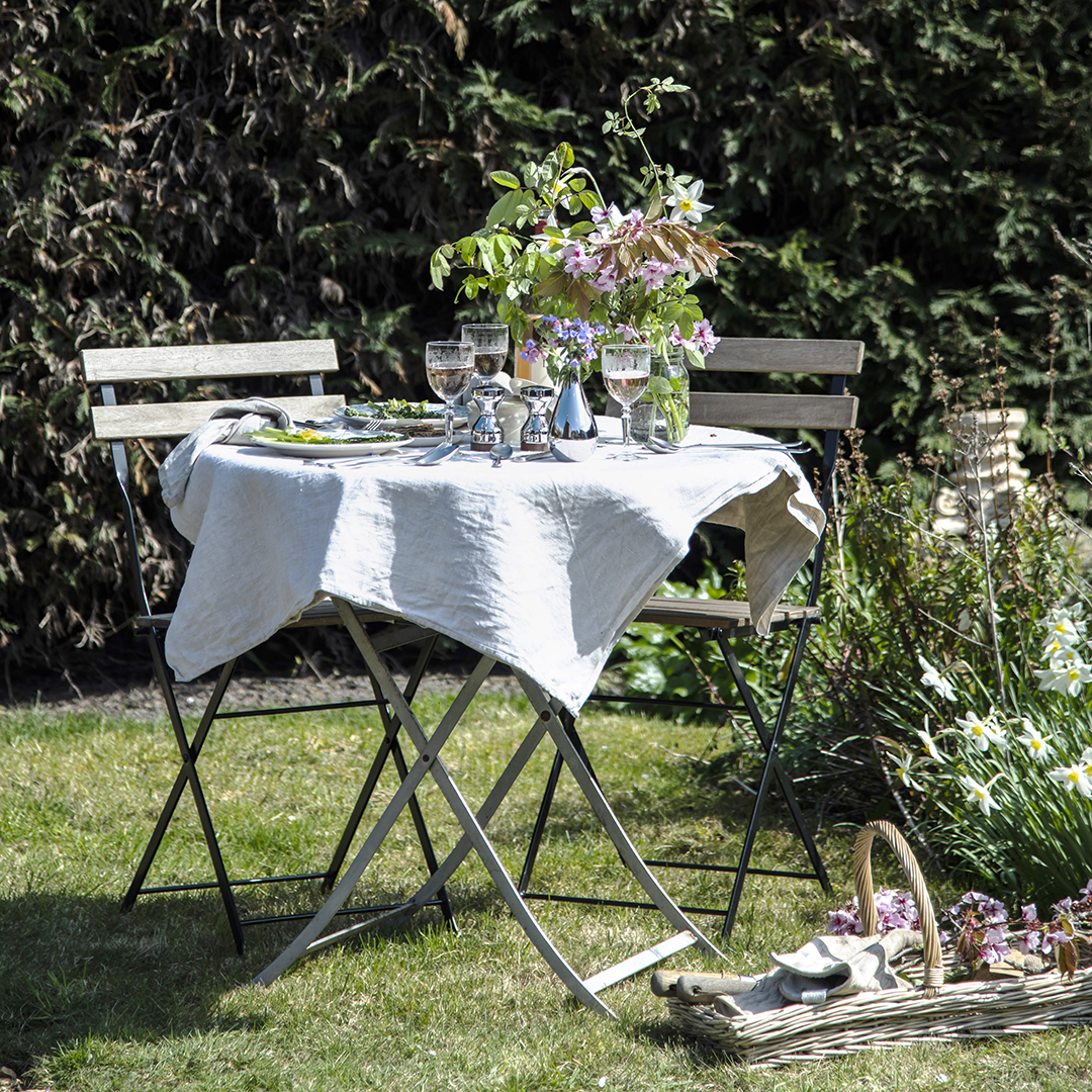 robertwelchuk's tweet image. Make the everyday beautiful with a Limbrey Salt &amp;amp; Pepper Shakers Set, made to last in 18/10 mirror-polished stainless steel: ow.ly/ecXA50PpQRj #RobertWelch #DesignClassics #SaltandPepper #OutdoorTable #SummerDining