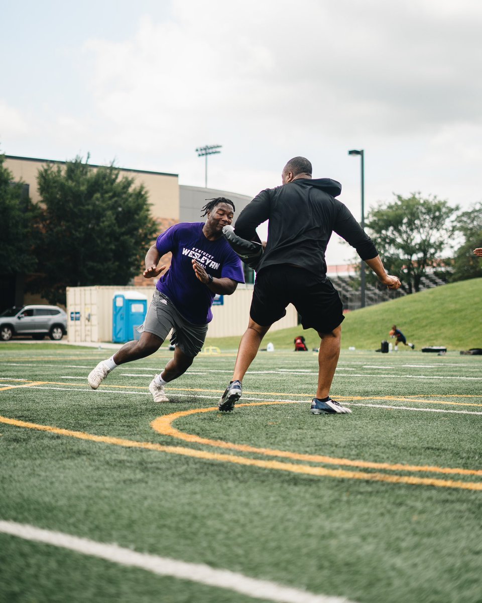 TGSFW's tweet image. DLine U Workout! Fine tuning before the SZN!!