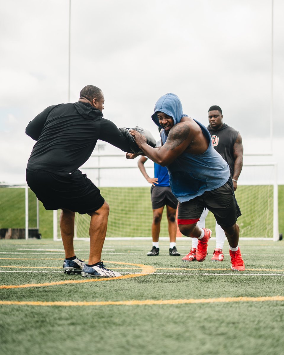 TGSFW's tweet image. DLine U Workout! Fine tuning before the SZN!!