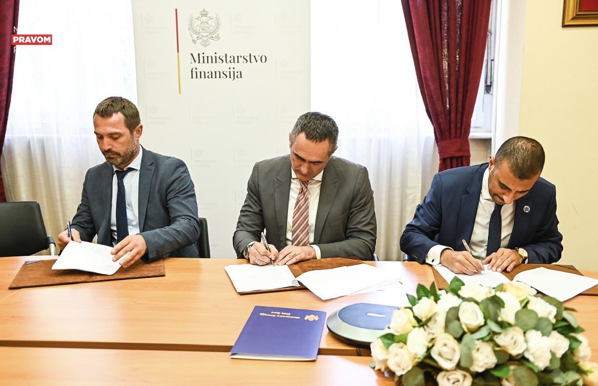 We are very pleased to announce the signing of a EUR 9m sovereign guaranteed loan extension to CGES for the purchase of variable shunt reactor in the Lastva substation that will help stabilise the network in the area, including the interconnection with Italy and Bosnia. @EBRD
