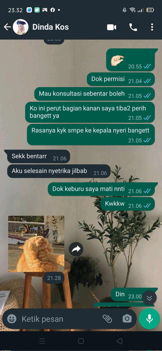 deviana_azlin's tweet photo. Karena ngerasa tiba2 nyeri perut aku wa anak kos ku. Dan dia langsung ke kamar priksa aku dna ngasih obat. Ya asam lambung lagi naik. Stress tak terkendali. 

Din makasih. Sudah turut serta di slice of my life yaah. Semoga suatu saat dibales sama Allah ya https://t.co/nCti1YLpxu